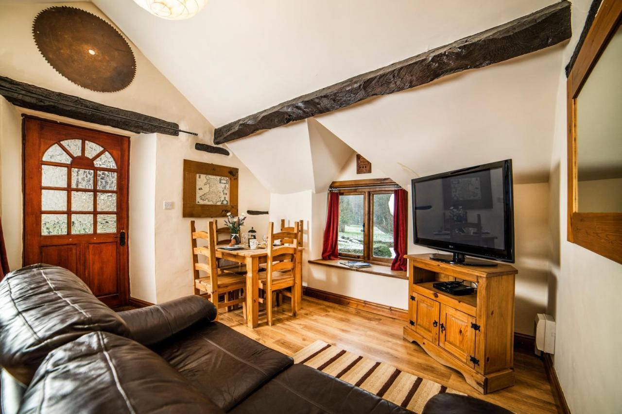 Nant Ucha Farm Villa Acrefair Bagian luar foto